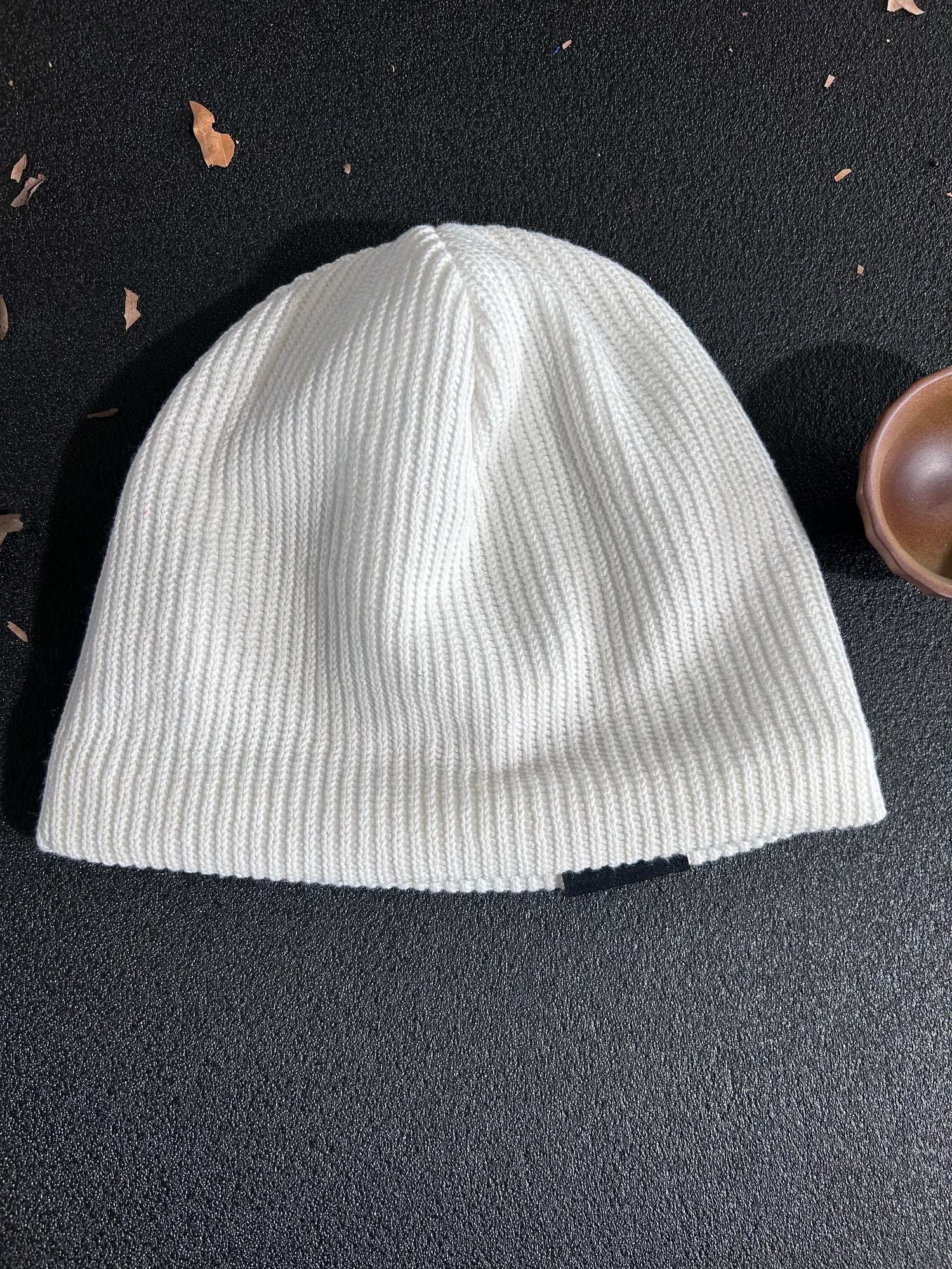 Unisex adults Beanie Hat Winter Knitted Cap Sports Casual-White