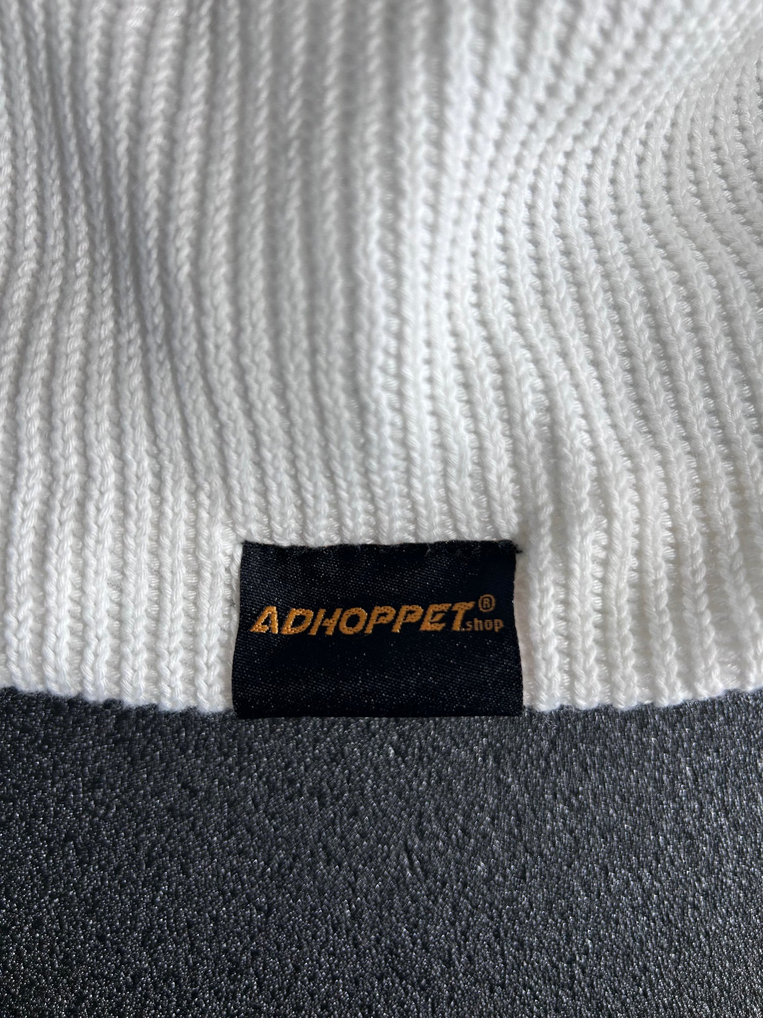 Unisex adults Beanie Hat Winter Knitted Cap Sports Casual-White